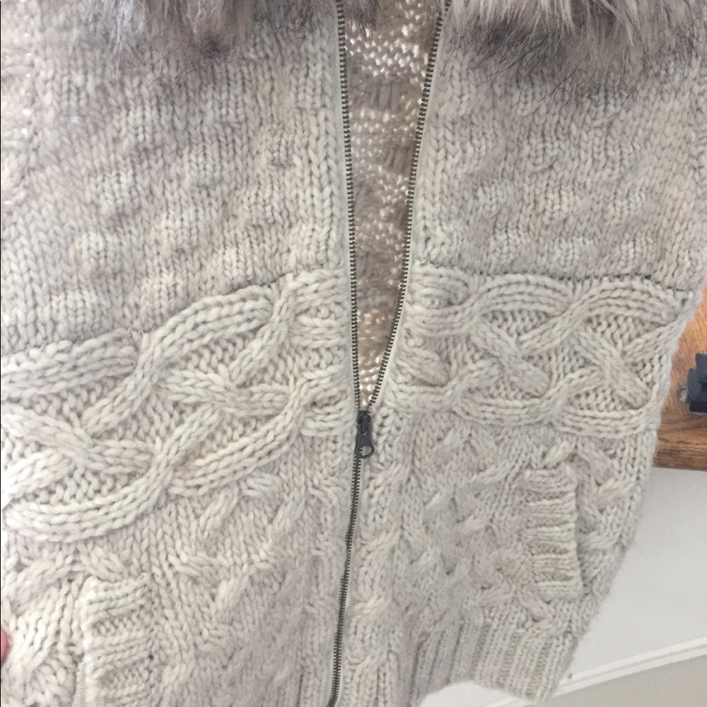 LOFT Vest - Picture 5 of 7